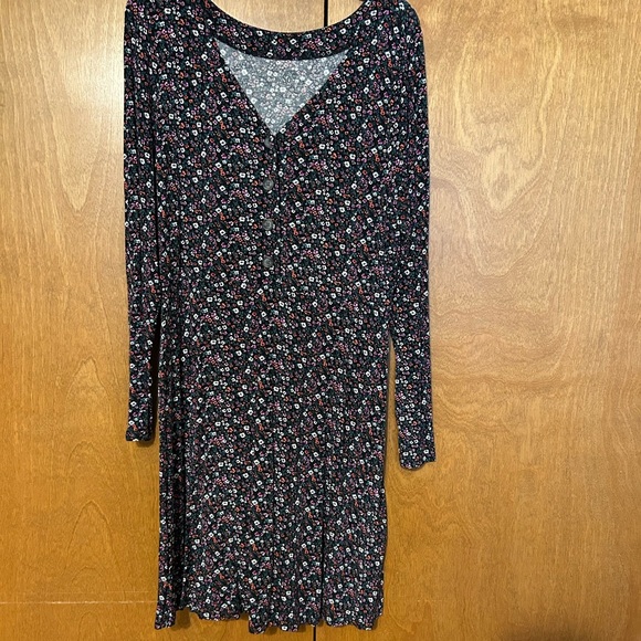 2 for 1 deal* Beautiful comfy floral v neck dress size xl - Picture 1 of 6